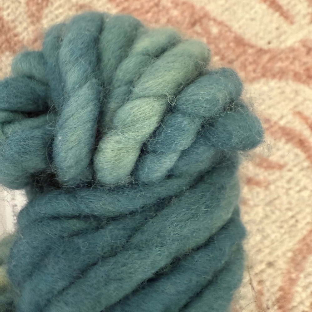 100% Junin Wool Yarn Teal and Turquoise Yarn for Fiber Projects NWT - Picture 5 of 5